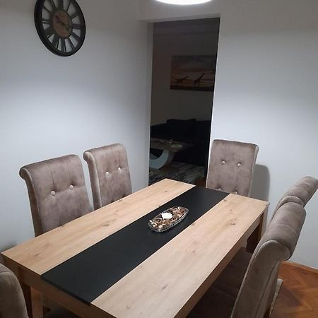 Holiday Apartaments 2 Ниш Екстер'єр фото