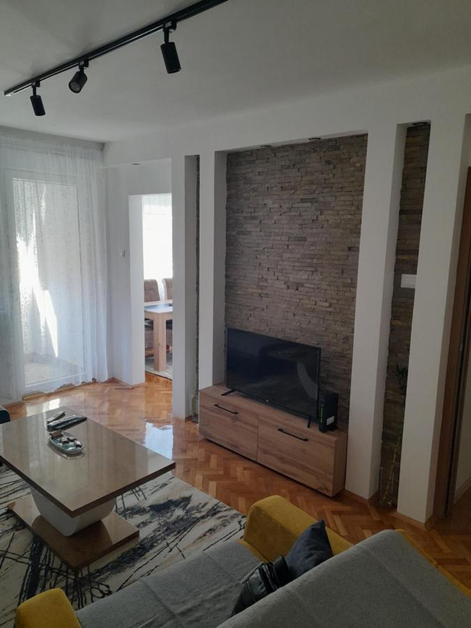Holiday Apartaments 2 Ниш Екстер'єр фото