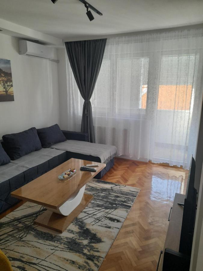 Holiday Apartaments 2 Ниш Екстер'єр фото