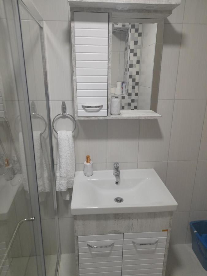 Holiday Apartaments 2 Ниш Екстер'єр фото