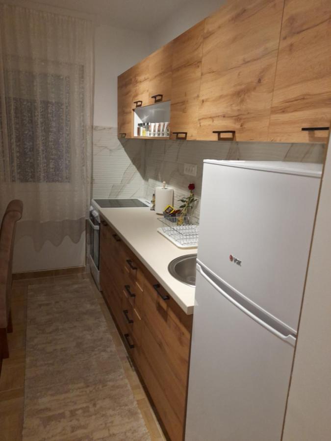 Holiday Apartaments 2 Ниш Екстер'єр фото