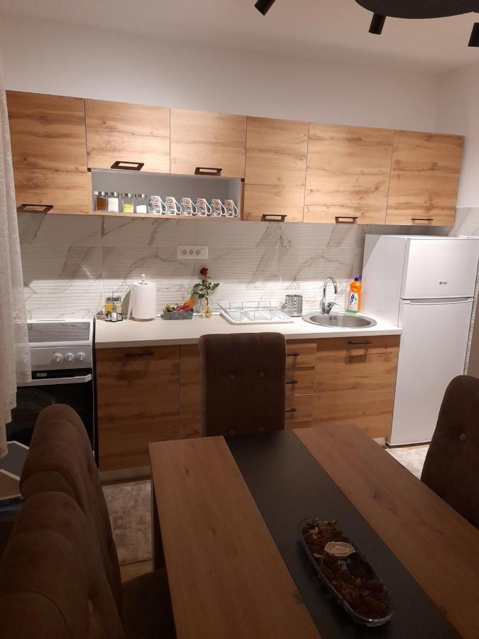 Holiday Apartaments 2 Ниш Екстер'єр фото